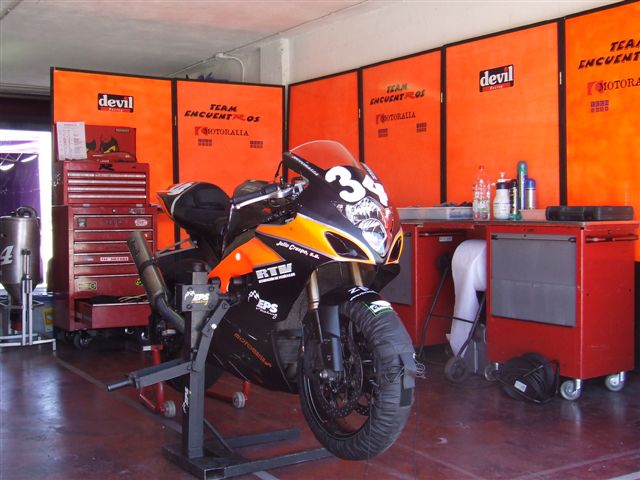 Moto en circuito 3